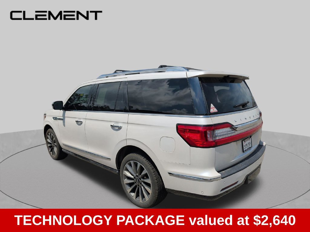 Used 2018 Lincoln Navigator Select w/ Technology Package RWD image 3