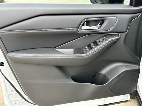 Used 2026 Nissan Rogue SV w/ SV Premium Package image 20