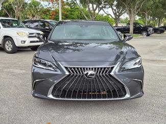 Used 2023 Lexus ES 350 Ultra Luxury w/ Accessory Package (Z2) FWD video 2
