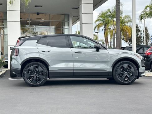 New 2026 Volvo EX30 Cross Country Ultra image 6