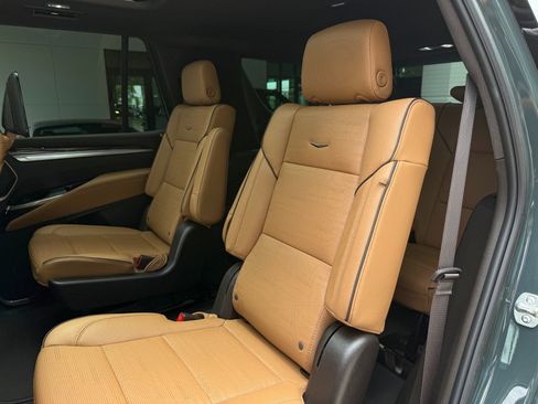 Used 2025 Cadillac Escalade Premium Luxury w/ Touring Package AWD/4WD image 31