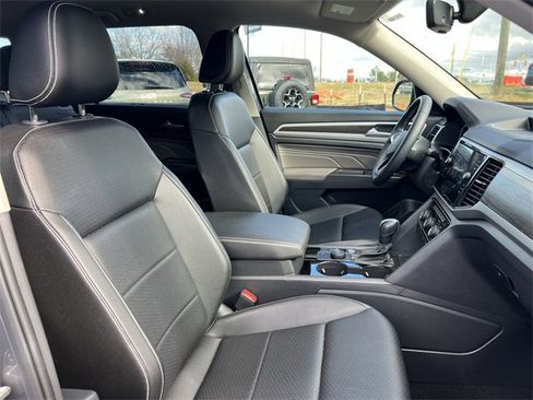 Used 2023 Volkswagen Atlas SE w/ Panoramic Sunroof Package image 25