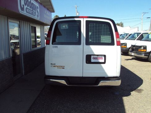 Used 2012 Chevrolet Express 1500 AWD image 6