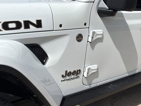 Used 2022 Jeep Wrangler Unlimited Rubicon w/ Trailer Tow Package AWD/4WD image 15