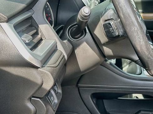Used 2020 GMC Acadia SLE w/ Driver Convenience Package FWD image 11