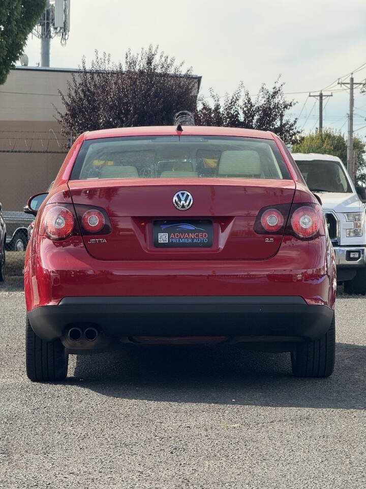 Used 2010 Volkswagen Jetta Limited Edition FWD image 4