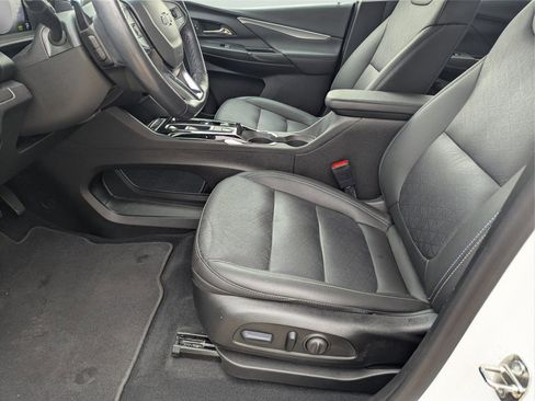 Used 2023 Chevrolet Bolt LT w/ Infotainment Package image 18