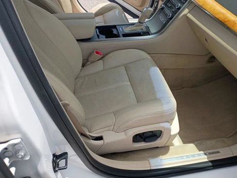 Used 2012 Lincoln MKS FWD image 17