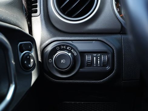Used 2020 Jeep Wrangler Sport AWD/4WD image 14