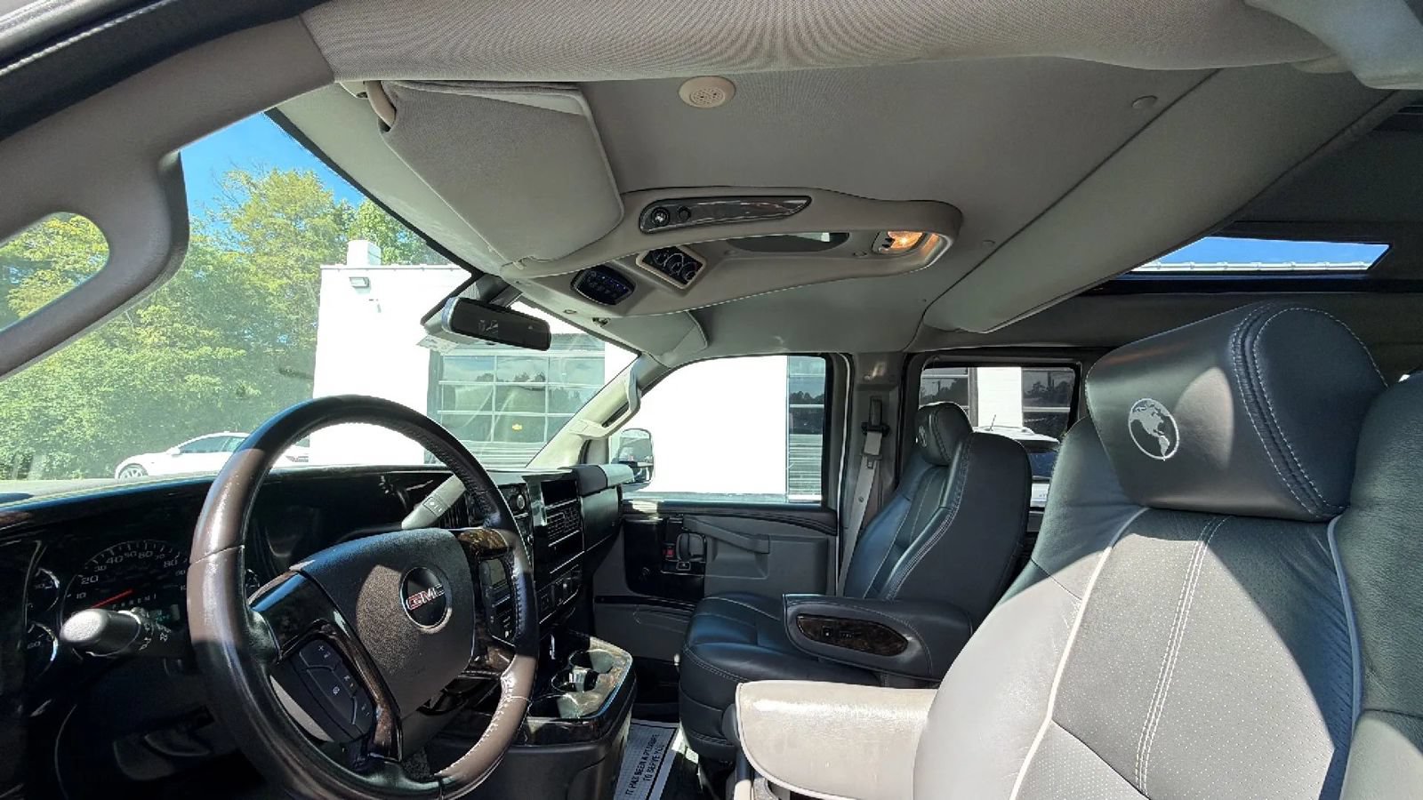 Used 2019 GMC Savana 2500 w/ Enhanced Convenience Package RWD image 22
