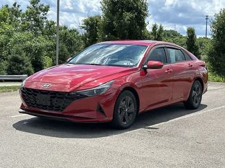 Used 2022 Hyundai Elantra SEL FWD video 1