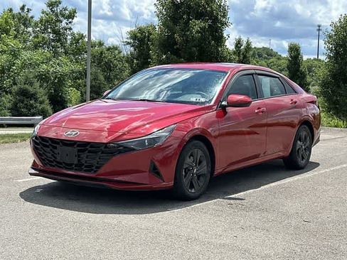 Used 2022 Hyundai Elantra SEL FWD image 1
