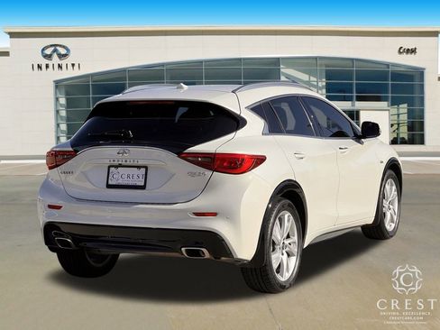 Used 2019 INFINITI QX30 w/ Cargo Package image 3