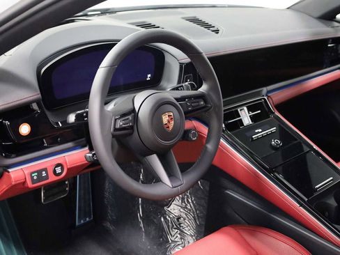 New 2026 Porsche Panamera 4 image 4