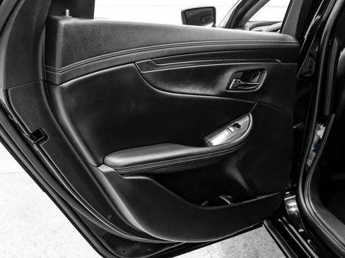 Used 2017 Chevrolet Impala LT FWD image 42