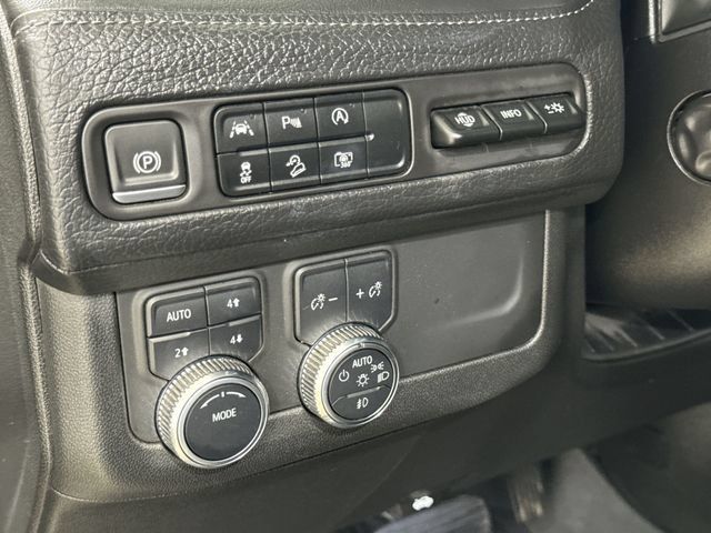 Used 2023 GMC Yukon XL Denali AWD/4WD image 35