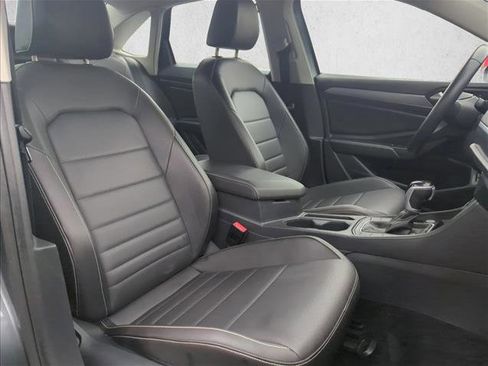 Used 2024 Volkswagen Jetta SE image 23