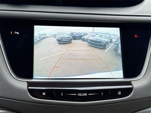 Used 2018 Cadillac XT5 Luxury w/ Driver Awareness Package image 15