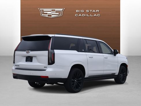 Used 2022 Cadillac Escalade ESV Sport w/ Touring Package image 5