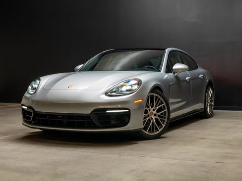 Certified 2023 Porsche Panamera 4 Platinum Edition AWD/4WD image 1