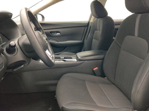 Used 2025 Nissan Sentra SV FWD image 17
