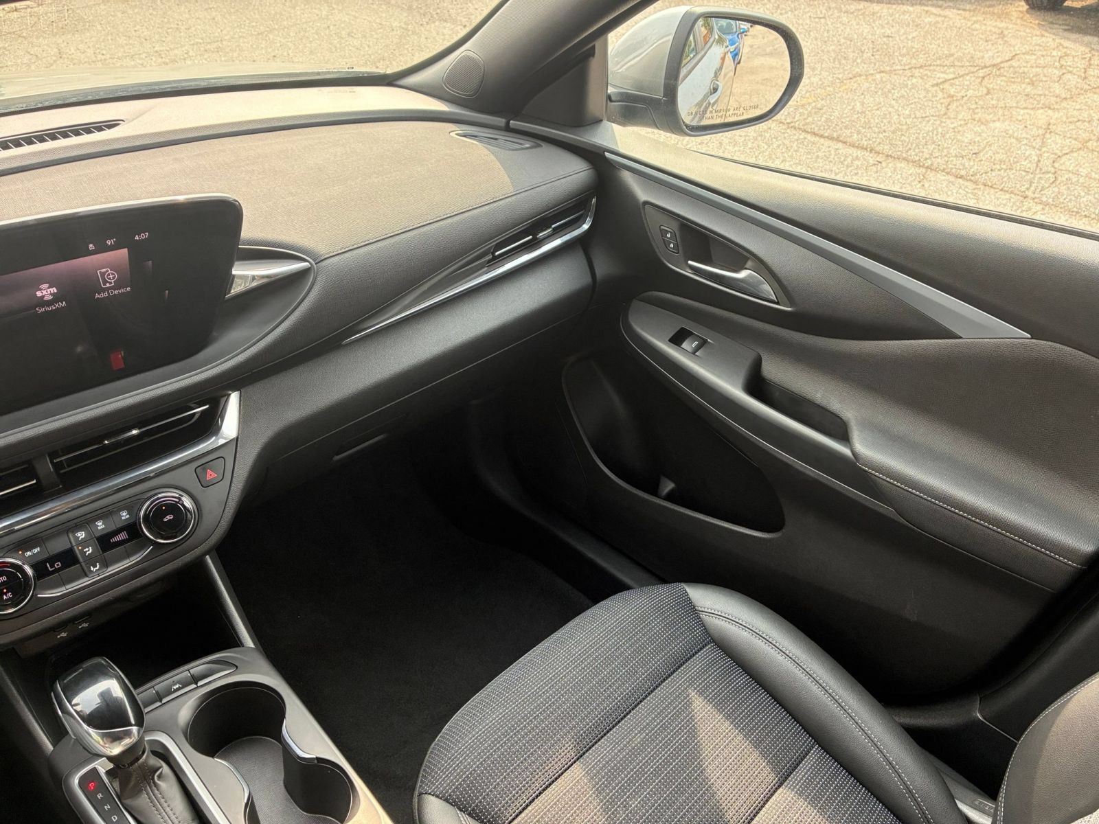 Used 2025 Buick Envista Preferred FWD image 29