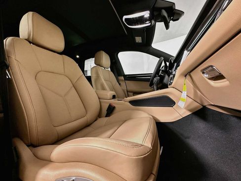 New 2026 Porsche Macan AWD/4WD image 29