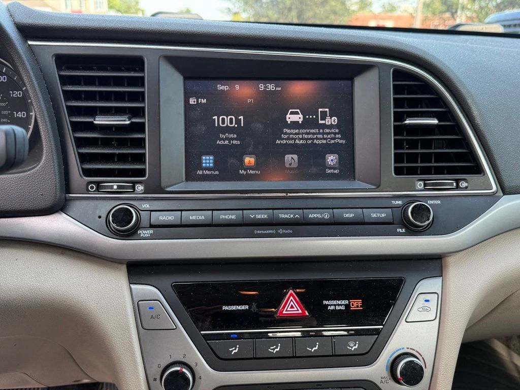 Used 2018 Hyundai Elantra SEL w/ Winter Weather Package FWD image 19