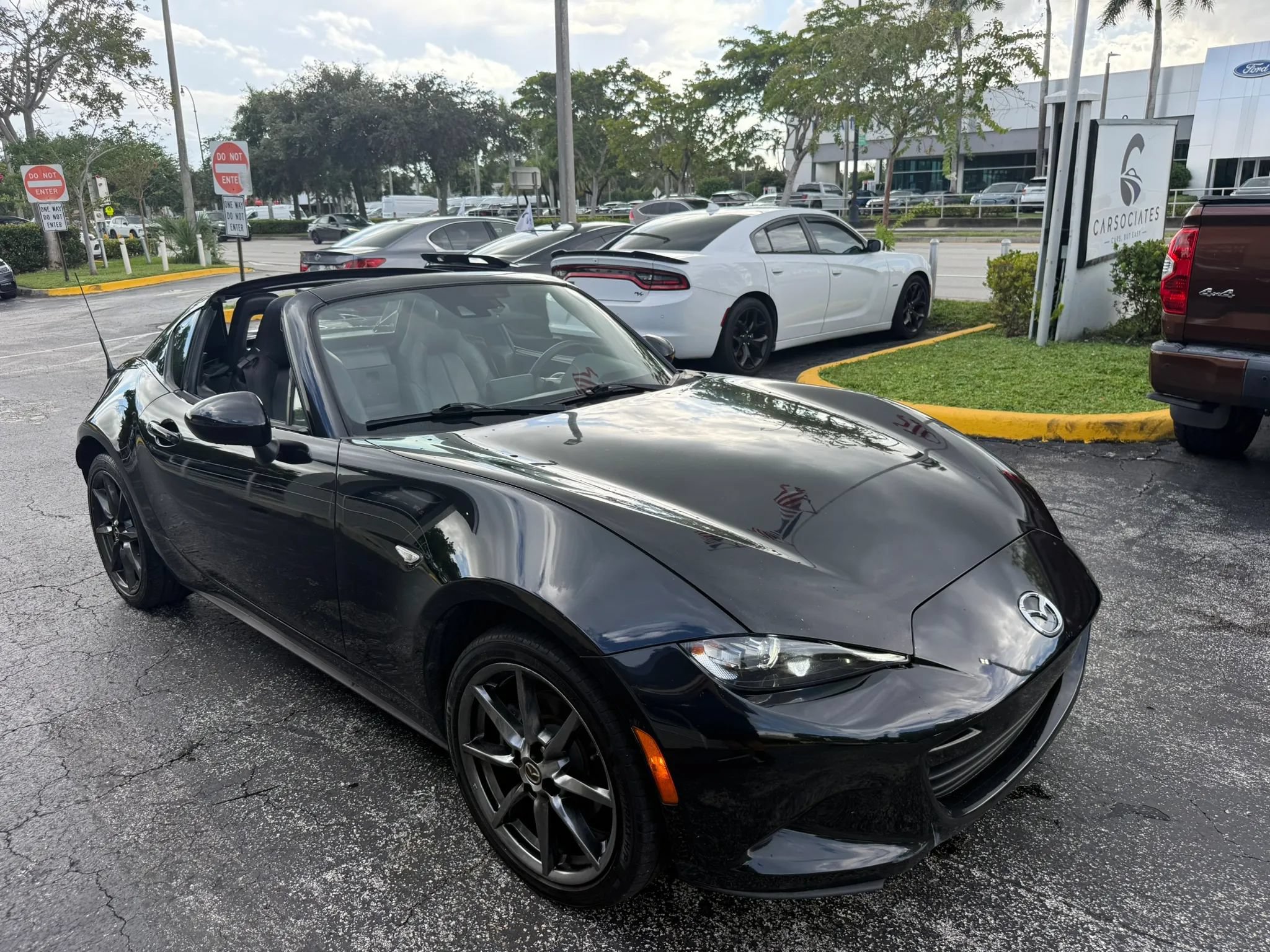 Used 2018 MAZDA MX-5 Miata RF Grand Touring RWD image 4