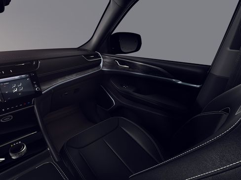 New 2026 Jeep Grand Cherokee L Limited AWD/4WD image 7