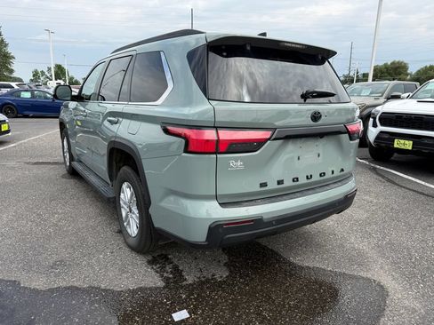 Used 2024 Toyota Sequoia SR5 w/ SR5 Premium Package AWD/4WD image 2