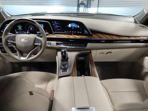 Certified 2023 Cadillac Escalade Premium Luxury Platinum image 24