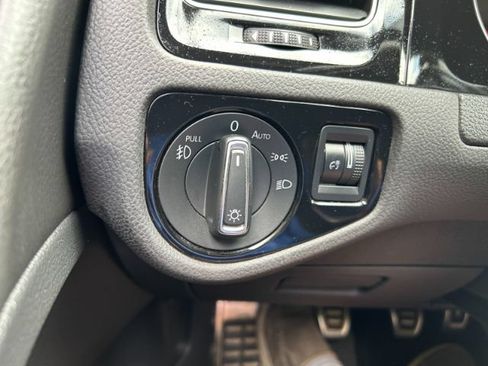 Used 2020 Volkswagen GTI SE FWD image 18