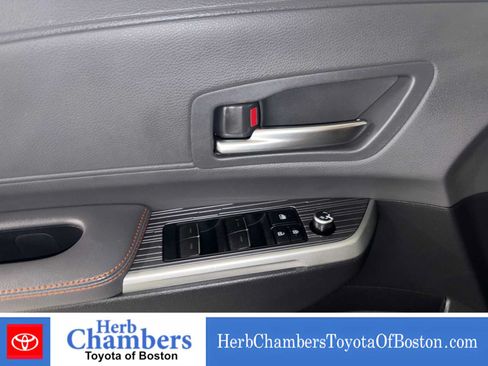 Used 2021 Toyota Sienna XSE w/ XSE Plus Package AWD/4WD image 17