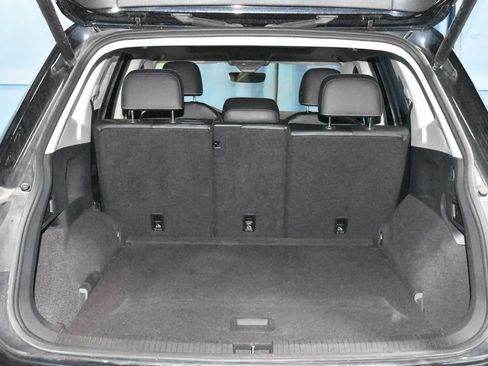 Used 2021 Volkswagen Tiguan SEL AWD/4WD image 28