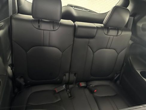 Certified 2025 Honda Pilot Black Edition image 30