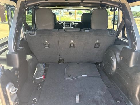 Used 2019 Jeep Wrangler Unlimited Sport AWD/4WD image 21