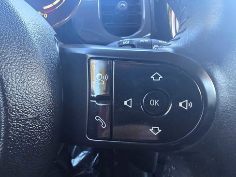 Used 2022 MINI Cooper 2-Door Hardtop image 25