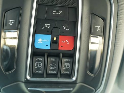 Used 2022 Jeep Grand Cherokee Limited AWD/4WD image 37