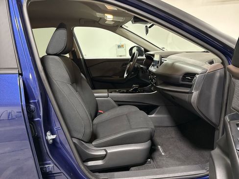 Used 2023 Nissan Rogue S image 21