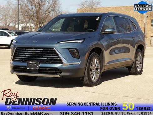 Used 2025 Buick Enclave Preferred image 3