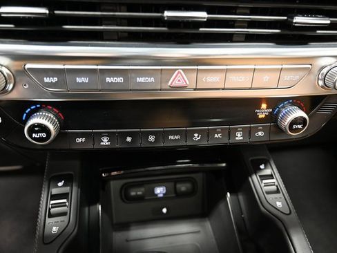 Used 2021 Kia Telluride SX image 18