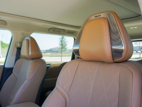 Used 2025 INFINITI QX80 Sensory image 9