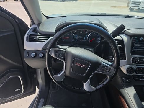 Used 2019 GMC Yukon XL SLT AWD/4WD image 10