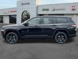 New 2025 Jeep Grand Cherokee L Laredo AWD/4WD video 4