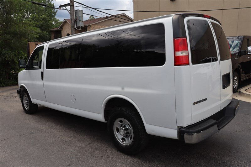 Used 2018 Chevrolet Express 3500 LT w/ LT Preferred Equipment Group RWD image 5