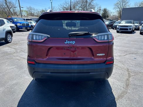 Used 2019 Jeep Cherokee Latitude Plus w/ Comfort/Convenience Group FWD image 4