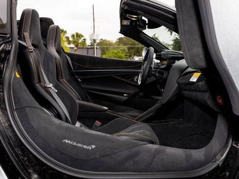 New 2026 McLaren 750S Spider image 34