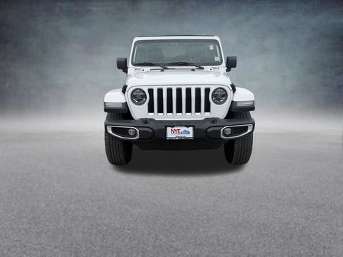 Used 2021 Jeep Wrangler Unlimited Sahara AWD/4WD image 9
