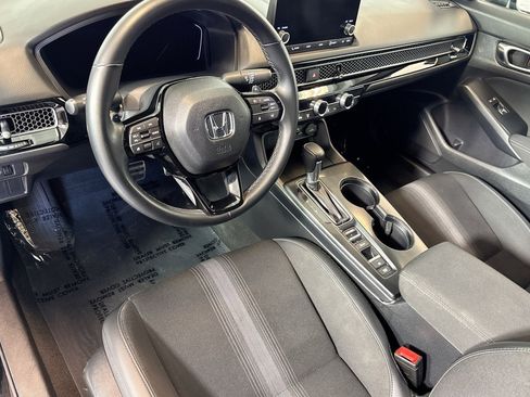 Used 2023 Honda Civic Sport image 9